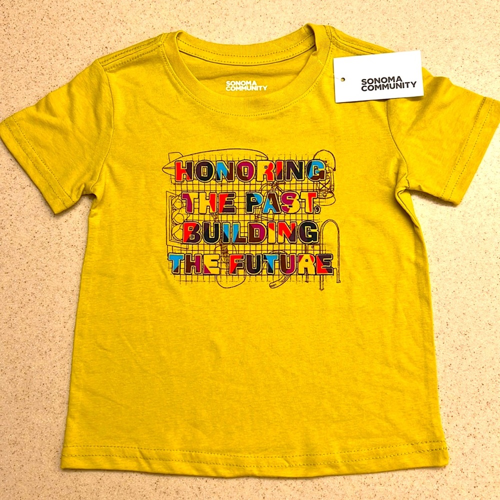 HONORING THE PAST BUILDING THE FUTURE Black History UNISEX Short Sleeve T-Shirt